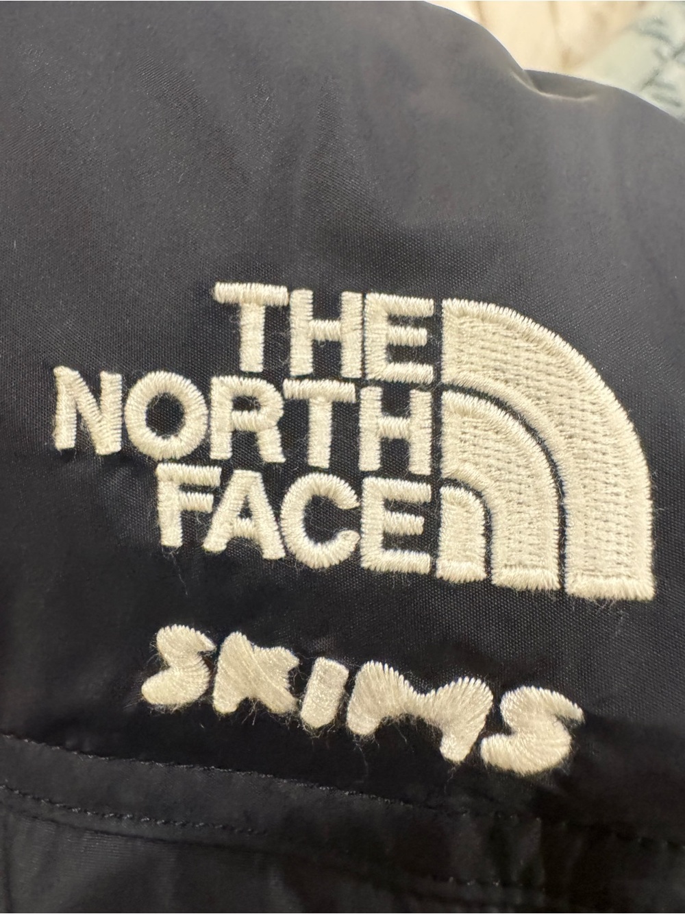 The Northface x SKIMS 1996 Nuptse Jacket. NWT SZ small. Onyx - Picture 4 of 8